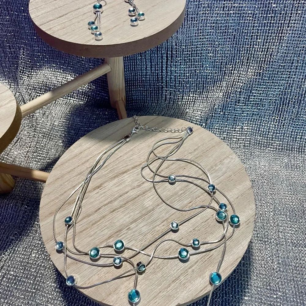 Silver Necklace, Pierced Earrings & Bracelet with blue gem stones. - Picture 5 of 11